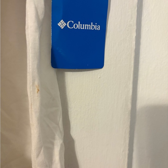 Outside Columbia White Tee - Picture 3 of 3